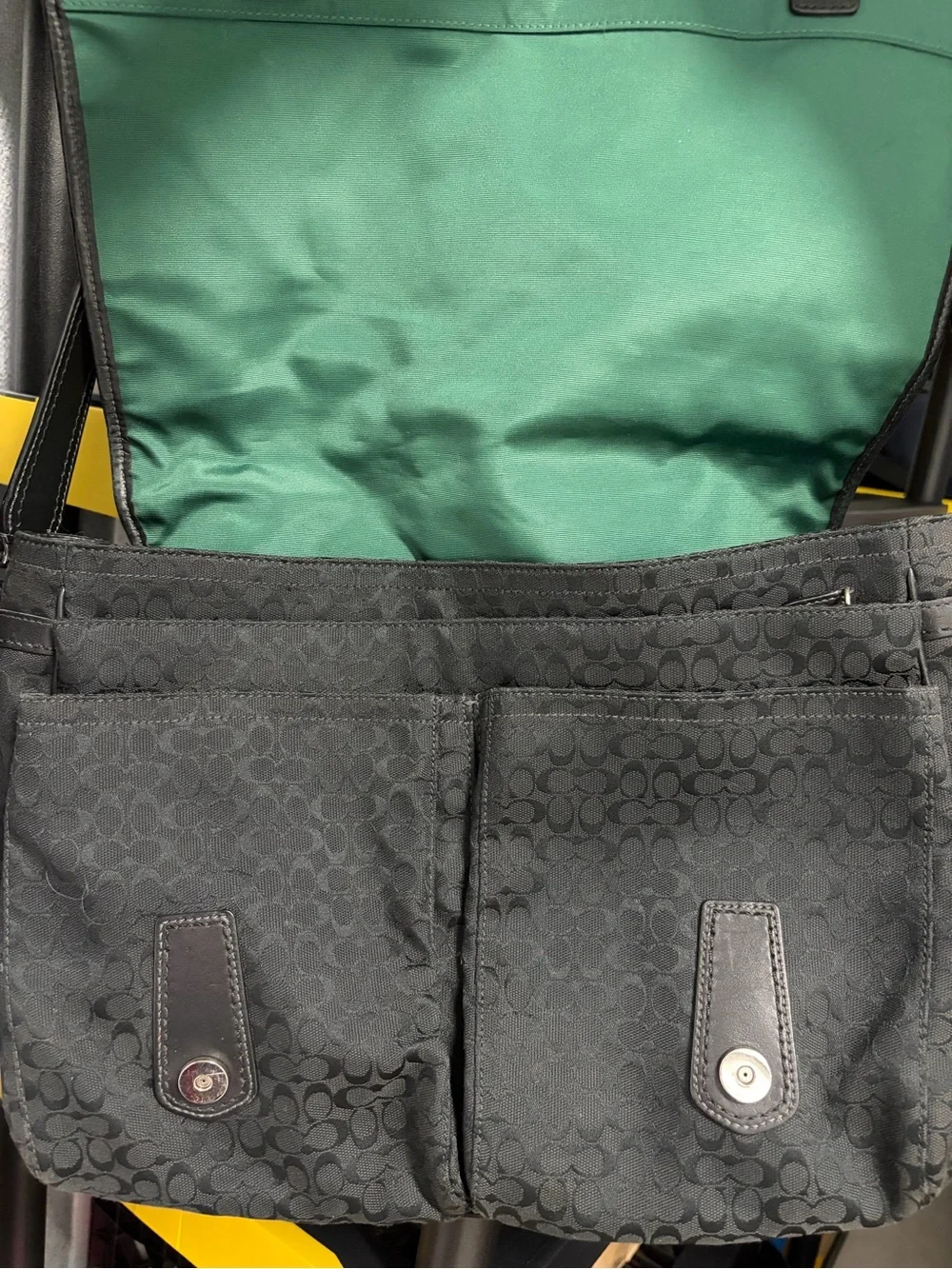 Coach F70293 Signature Messenger Bag